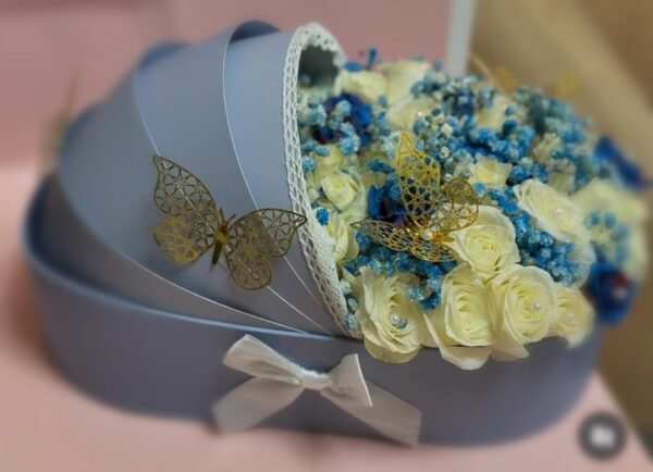 Royal Blue Dreams – Baby Boy Flower Bassinet with White Roses