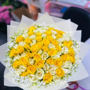 Golden Glow – Elegant Yellow Rose Gift for All Occasions