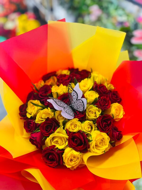 Royal Flame Rose Bouquet - Image 2