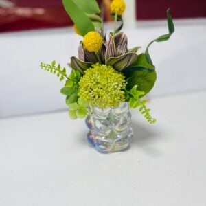 Kigali Glow – Elegant Mini Flower Vase Arrangement