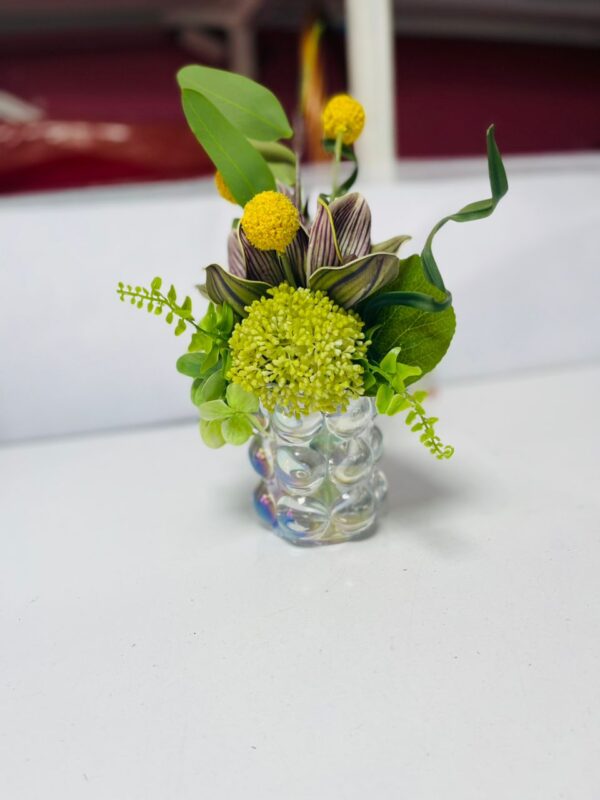 Kigali Glow – Elegant Mini Flower Vase Arrangement