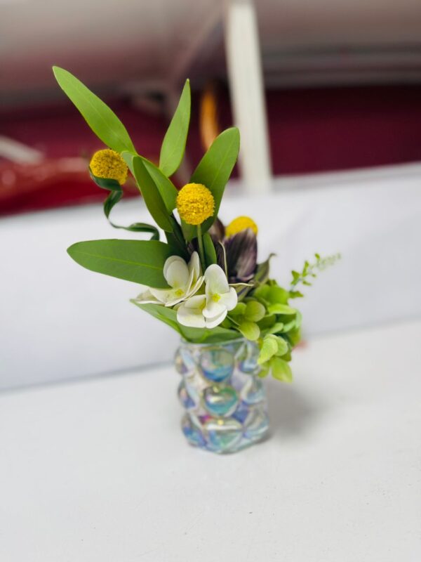 Kigali Glow – Elegant Mini Flower Vase Arrangement - Image 2