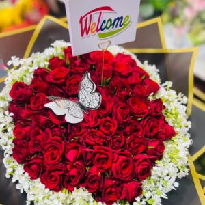 Royal Red Welcome Bouquet – Premium Roses in Kigali