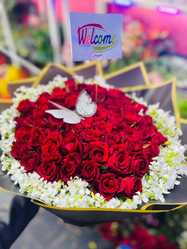 Royal Red Welcome Bouquet – Premium Roses in Kigali - Image 2