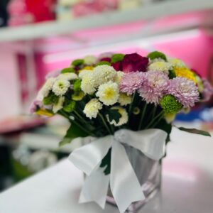 Elegant Mixed Bloom Vase – Kigali Flower Delivery in Stylish Glass