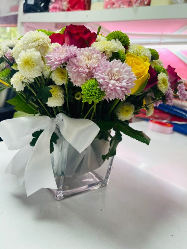 Elegant Mixed Bloom Vase – Kigali Flower Delivery in Stylish Glass - Image 4